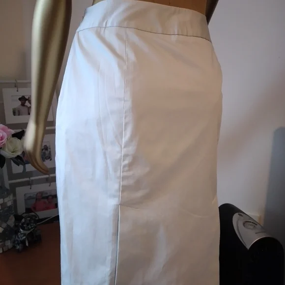 LOFT Off-White Midi Skirt - Picture 4 of 6